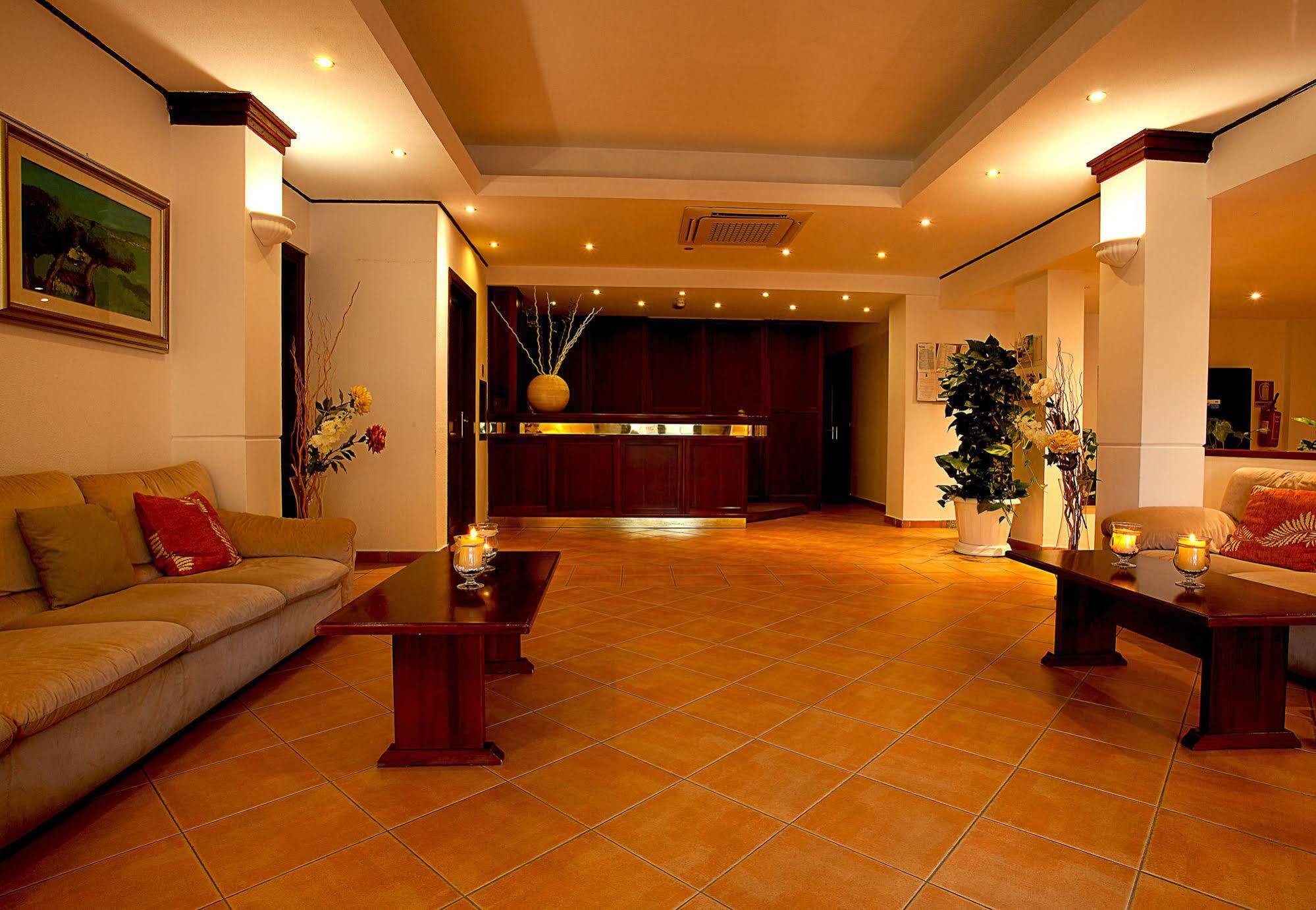 Hotel Moderno Olbia Exterior photo